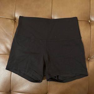 Lulu Yoga Short